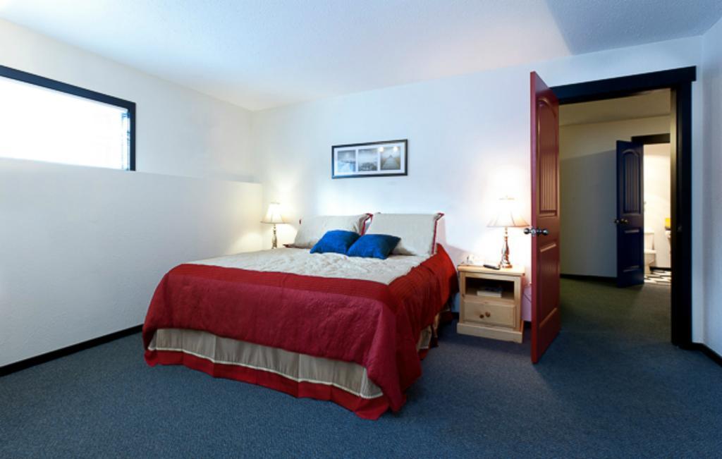 The Bulldog Hotel Silver Star Esterno foto