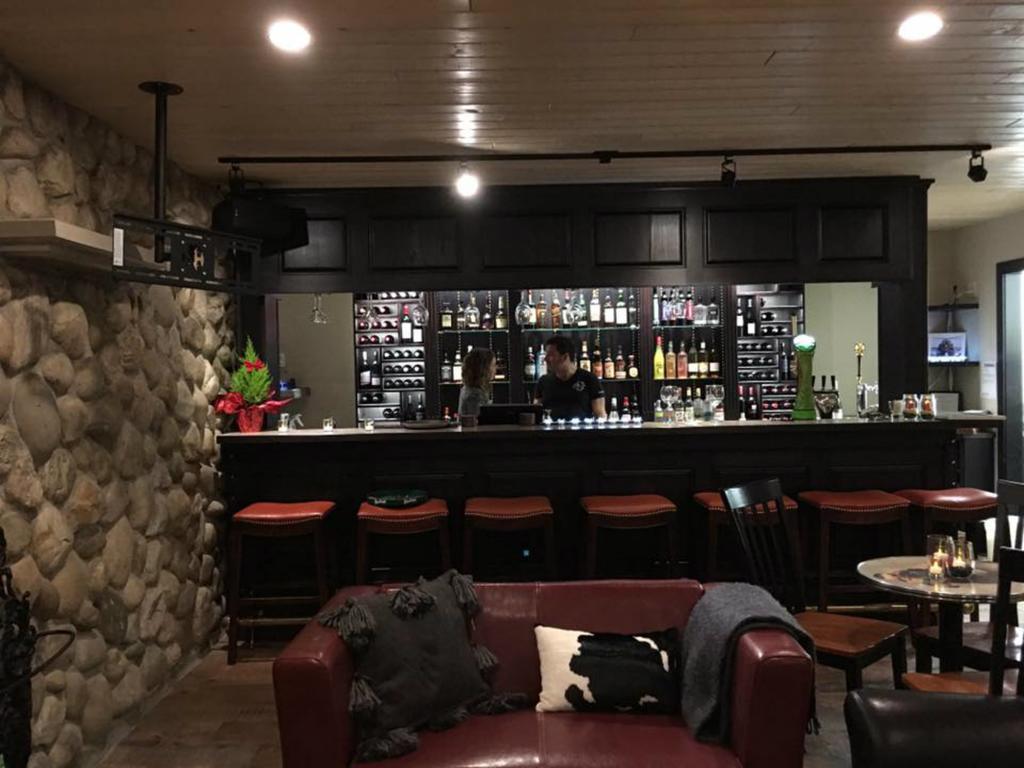 The Bulldog Hotel Silver Star Esterno foto
